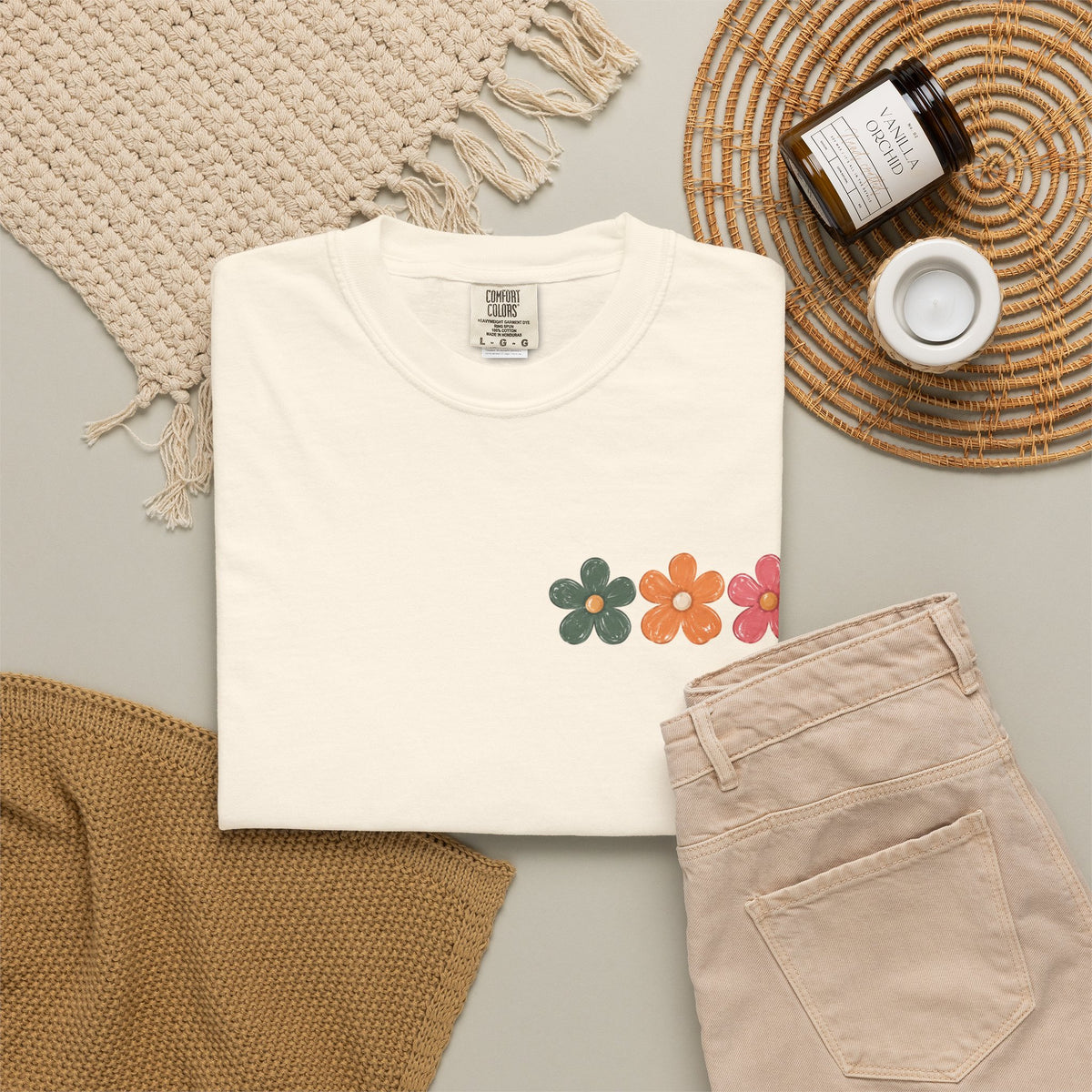The Growing in Grace Graphic Tee – Ivory